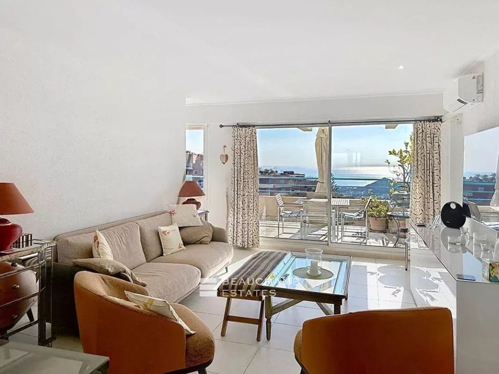 APARTMENT – SEA VIEW