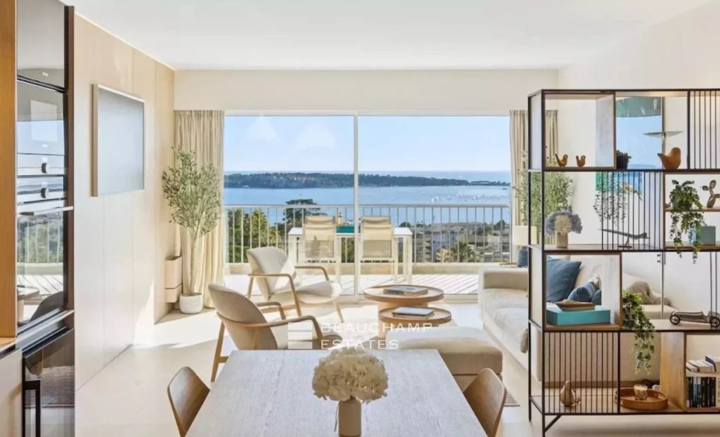 Apartment with terrace