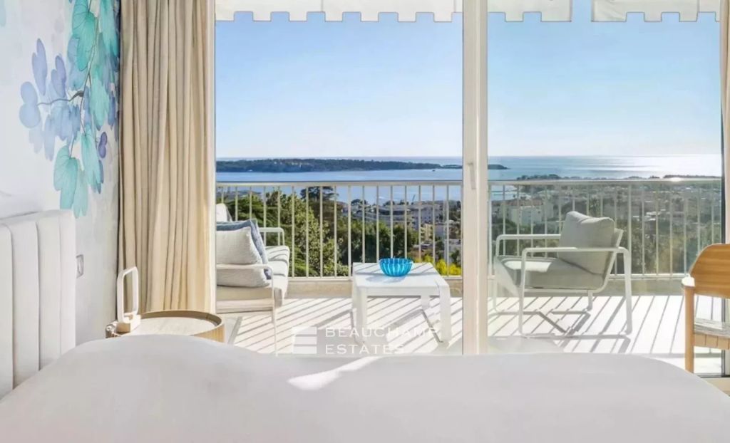 Apartment with terrace