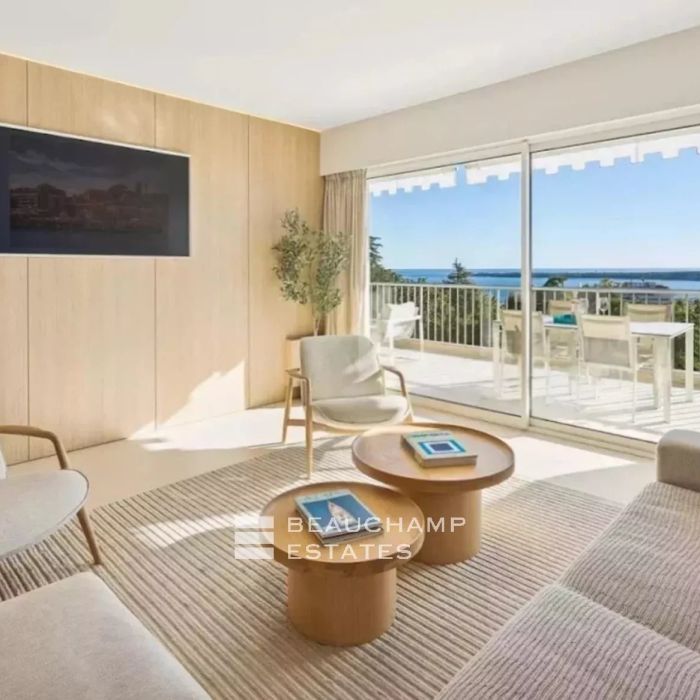 Apartment with terrace