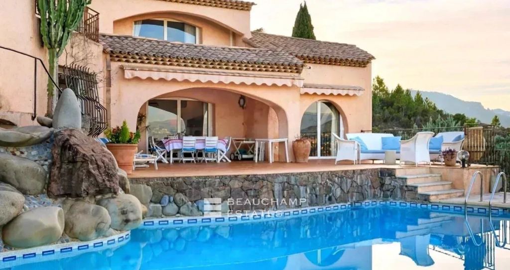 Architect-Designed Villa in the Couëlle Style with Sea and Estérel Views