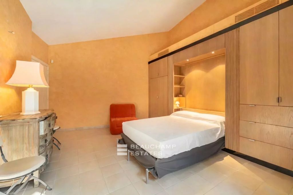 Architect-Designed Villa with Curved Lines, Close to Mougins Village