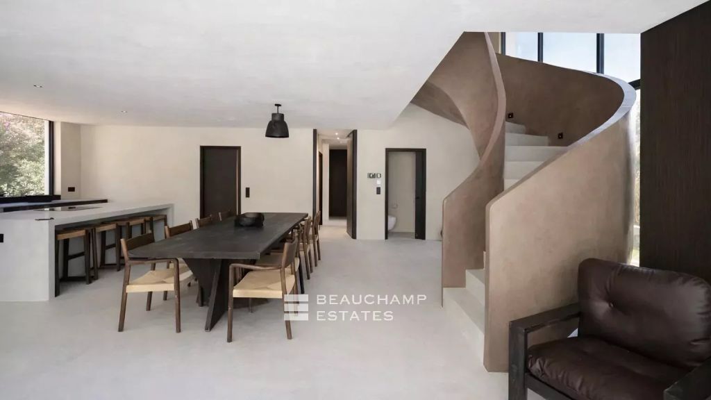 Balinese inspired luxury villa in the heart of Saint-Tropez