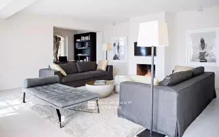 BAY OF SAINT-TROPEZ – GRIMAUD – PIEDS DANS L’ EAU