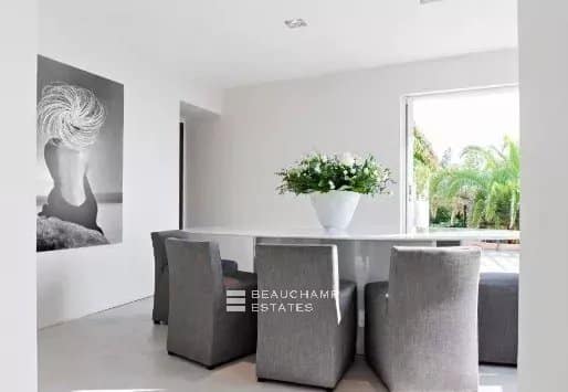 BAY OF SAINT-TROPEZ – GRIMAUD – PIEDS DANS L’ EAU