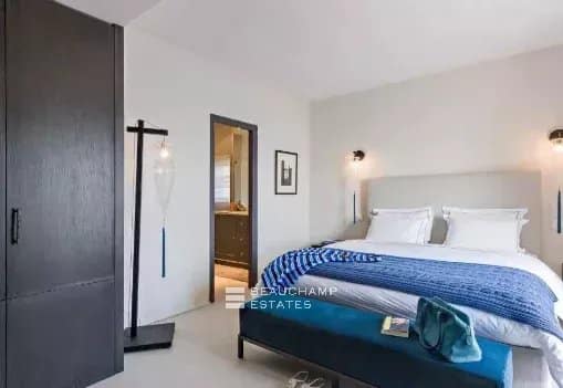 BAY OF SAINT-TROPEZ – GRIMAUD – PIEDS DANS L’ EAU