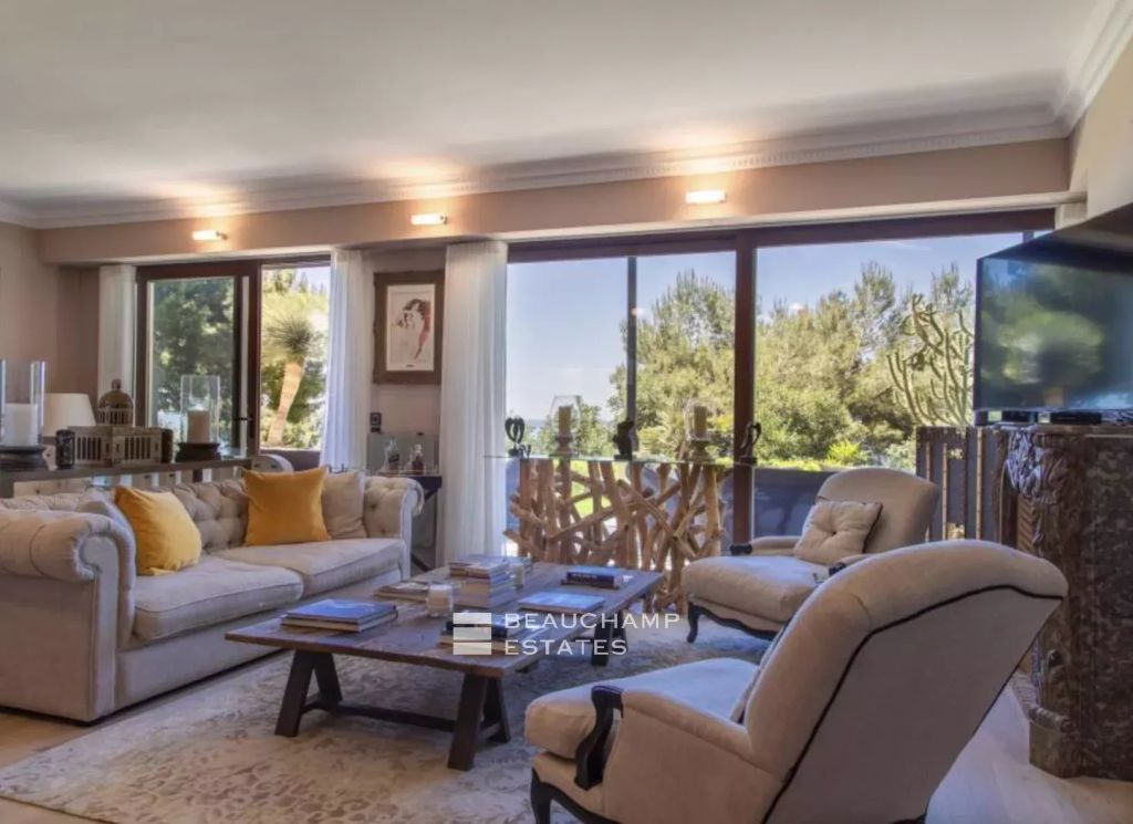 BEAULIEU-SUR-MER – SPLENDID CONTEMPORARY VILLA WITH SEA VIEW