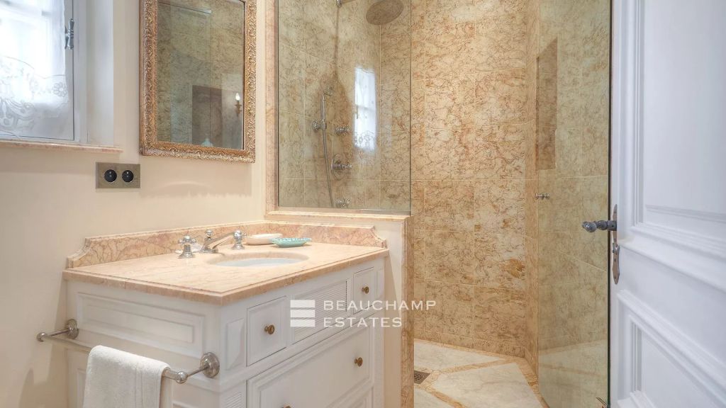 Beautiful Authentic Villa Saint Tropez