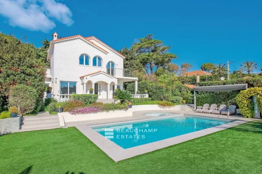 beautiful light and airy property in Cap d’Antibes