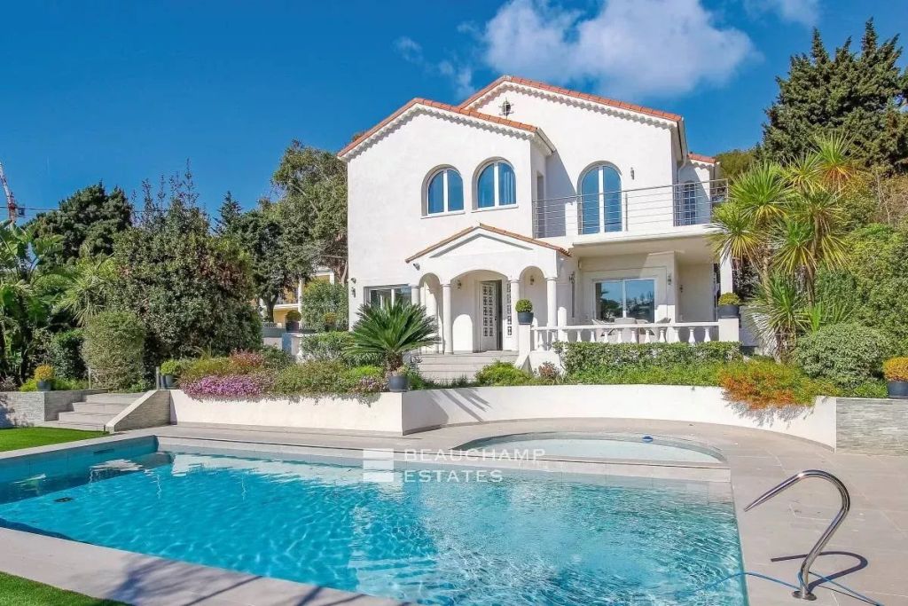 beautiful light and airy property in Cap d’Antibes