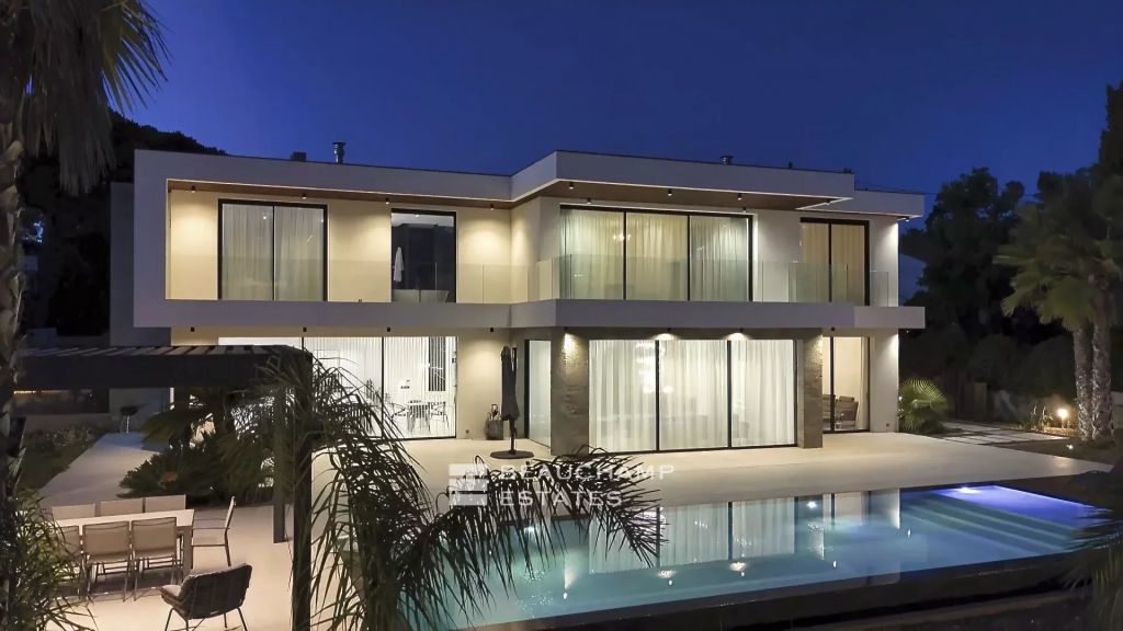 Beautiful modern villa Antibes