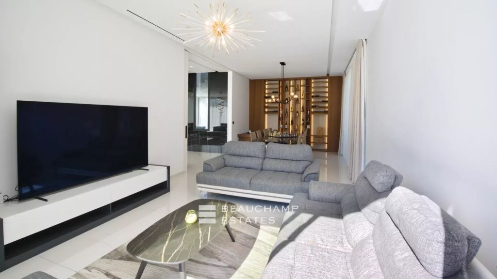 Beautiful modern villa Antibes