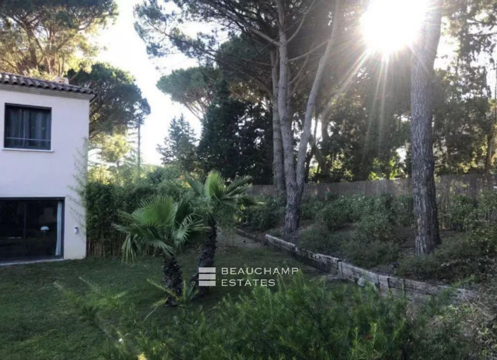 Beautiful modern villa in Saint-Tropez