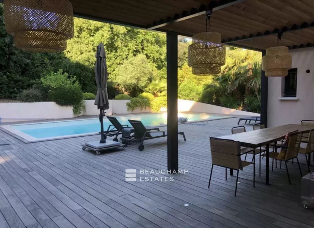 Beautiful modern villa in Saint-Tropez