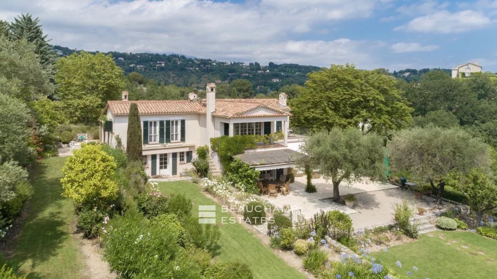 Beautiful property in the village of Opio overlooking the golf course