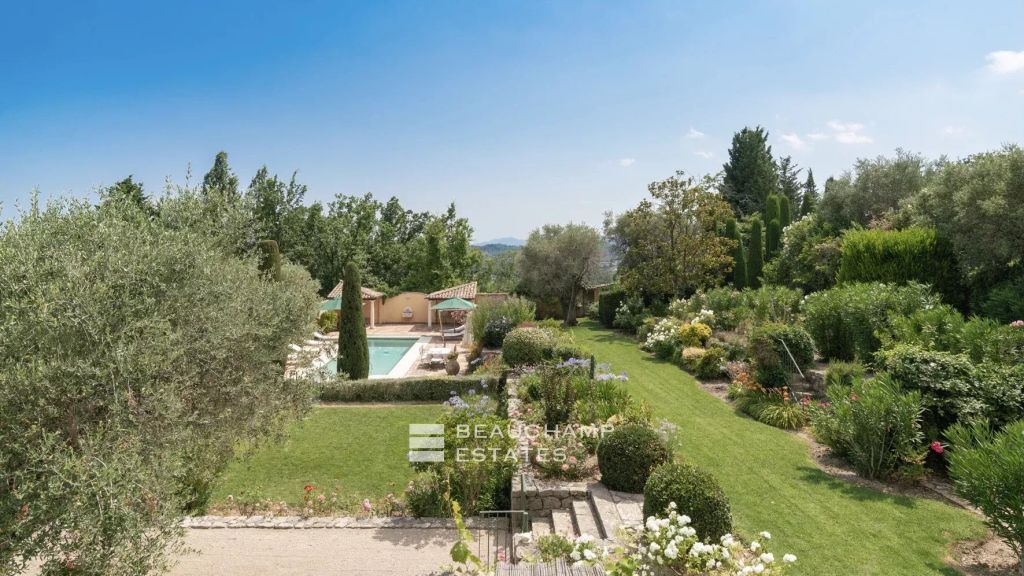 Beautiful property in the village of Opio overlooking the golf course