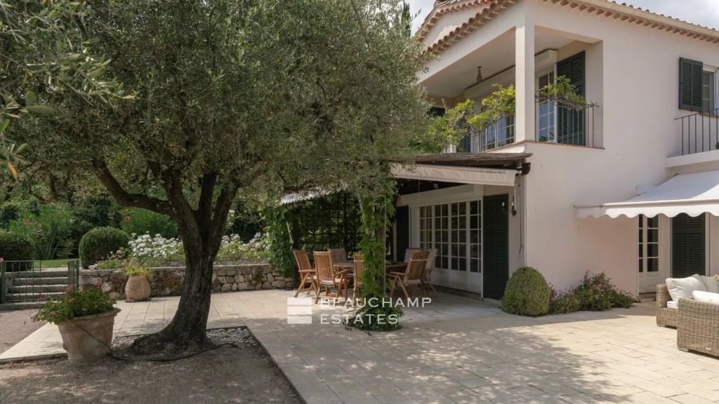 Beautiful property in the village of Opio overlooking the golf course