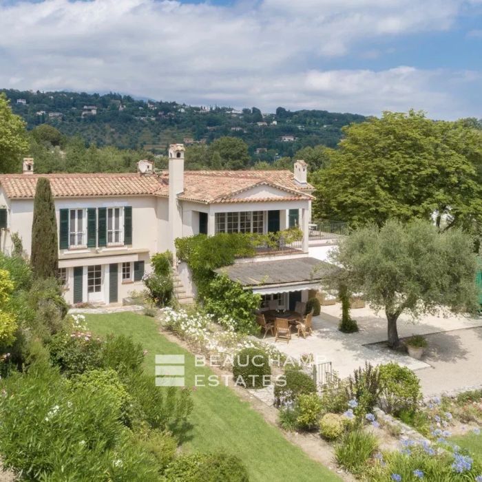 Beautiful property in the village of Opio overlooking the golf course