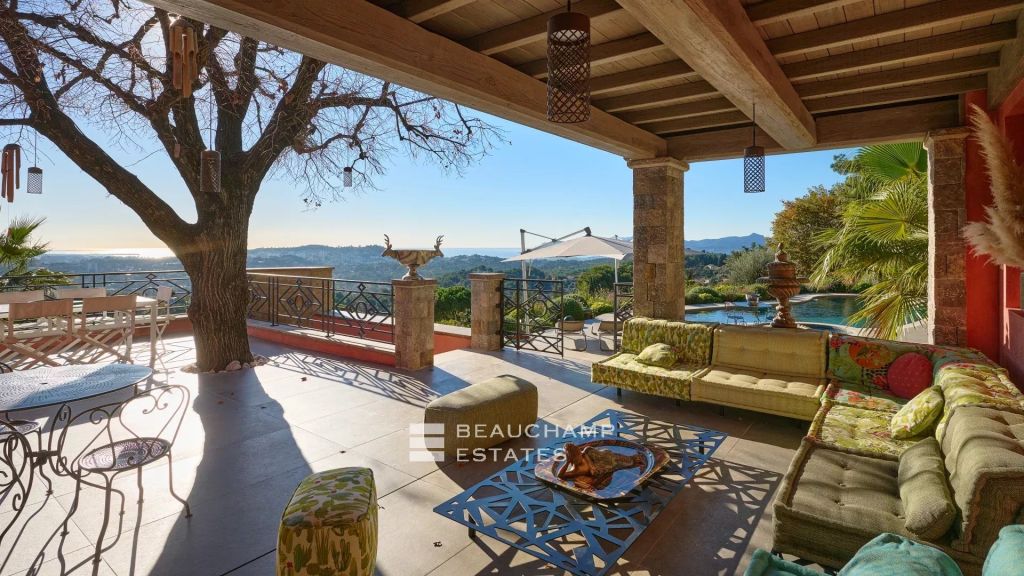 Beautiful Villa with panoramic sea view in Mougins