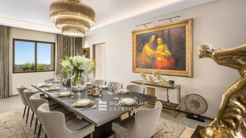 Beautiful Villa with panoramic sea view in Mougins