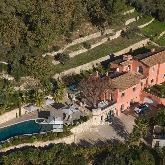 Beautiful Villa with panoramic sea view in Mougins