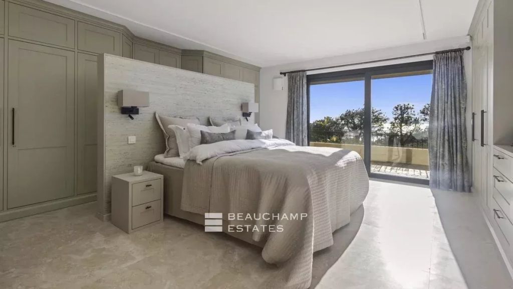 Breathtaking Sea & Mountain Views – Renovated Villa, Cannes, 5 Bedrooms, Pool & Cinema Room