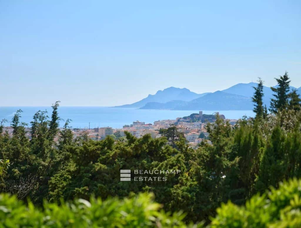 CANNES CALIFORNIA MAGNIFICENT PROPERTY WITH SEA VIEW