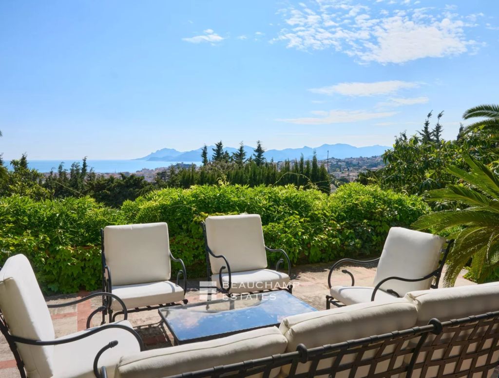 CANNES CALIFORNIA MAGNIFICENT PROPERTY WITH SEA VIEW