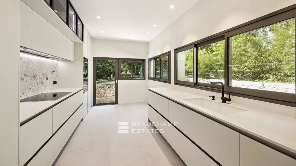 Cannes Californie – contemporary villa with sea view