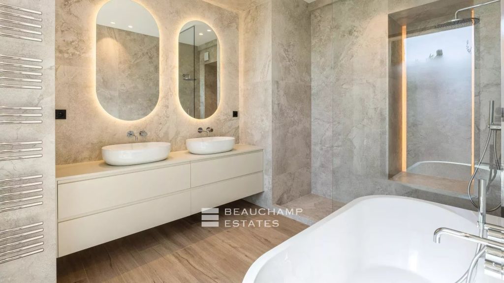 Cannes Californie – contemporary villa with sea view