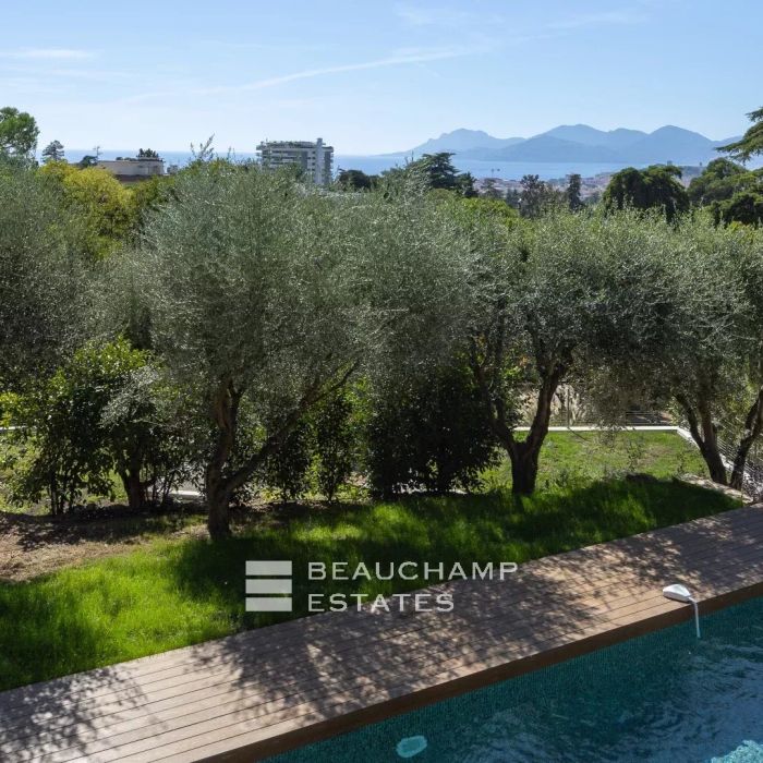 Cannes Californie – contemporary villa with sea view