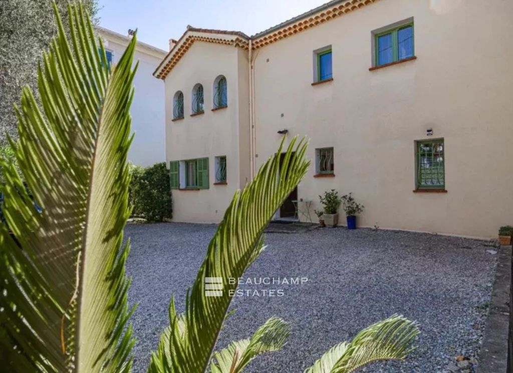 CANNES CENTER – VILLA 214M² – QUIET – 4 PARKINGS CANNES RESIDENTIAL