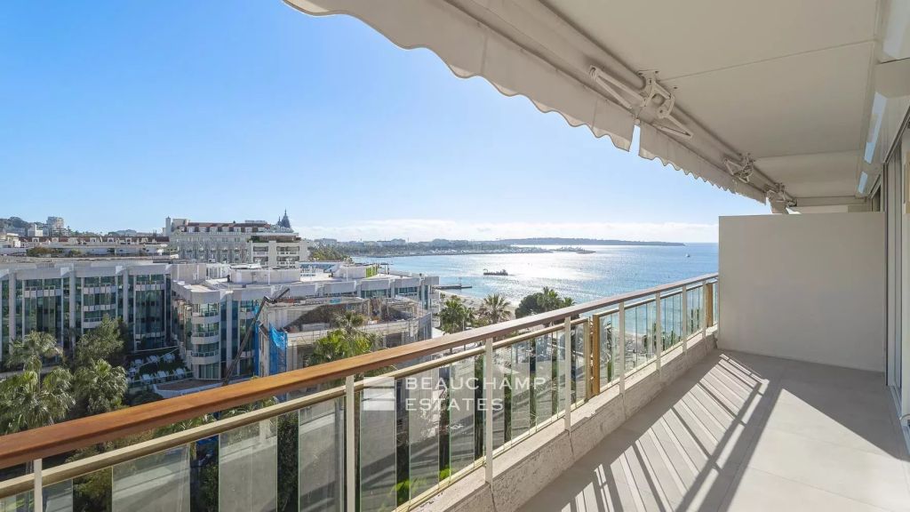Cannes Croisette – 2 bedroom apartment – Grand Hôtel
