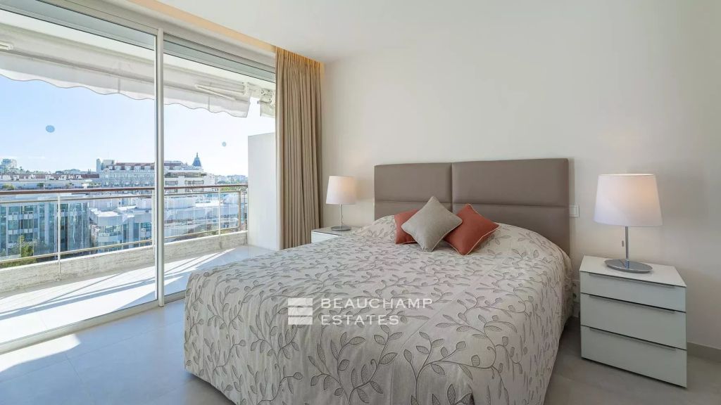 Cannes Croisette – 2 bedroom apartment – Grand Hôtel