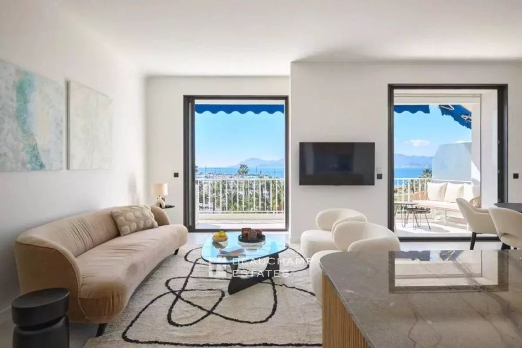 Cannes Croisette – flat with panoramic sea view