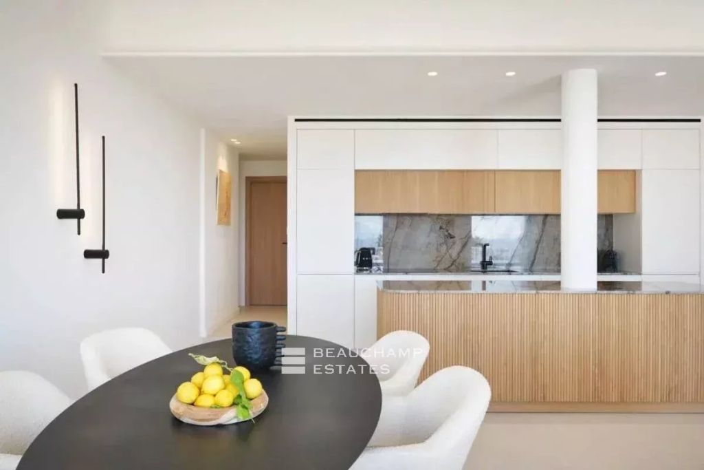 Cannes Croisette – flat with panoramic sea view