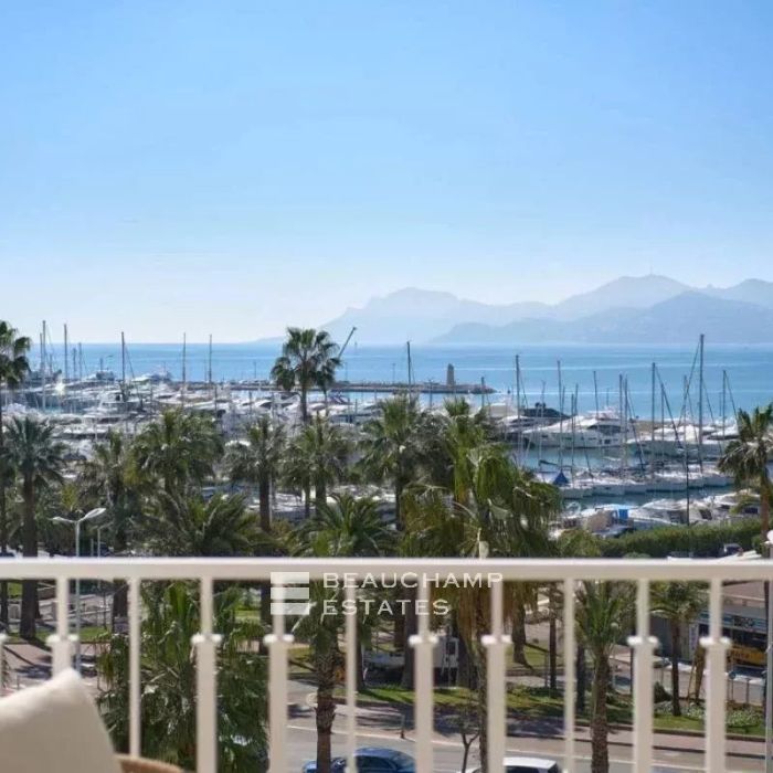 Cannes Croisette – flat with panoramic sea view