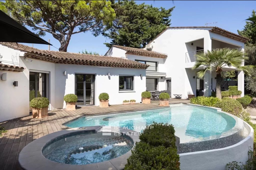 CANNES HILLS – LE CANNET HILLS – PRETTY VILLA