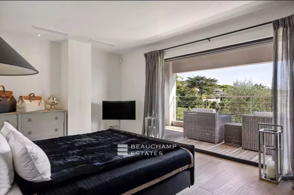 CANNES HILLS – LE CANNET HILLS – PRETTY VILLA