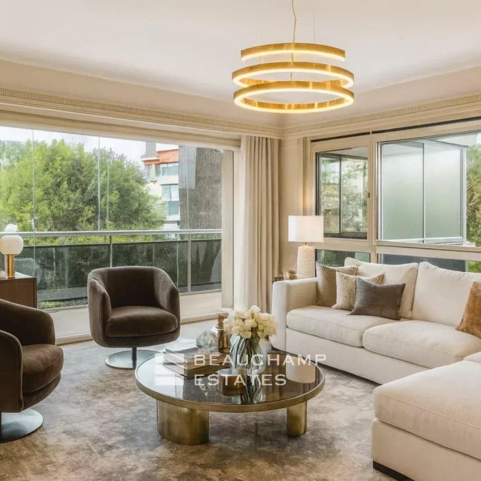 Cannes Montfleury – Opportunity: Quiet 2-Bedroom Apartment to Renovate