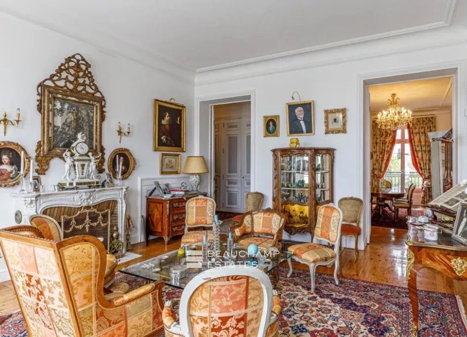 Cannes Montfleury – Superbe appartement 6 pièces au dernier étage