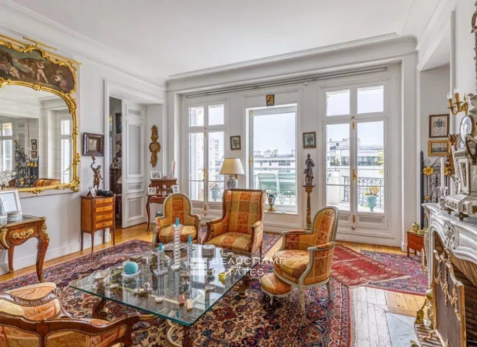 Cannes Montfleury – Superbe appartement 6 pièces au dernier étage