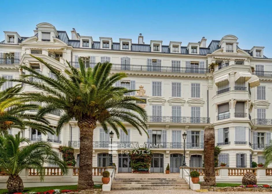 Cannes Montfleury – Superbe appartement 6 pièces au dernier étage