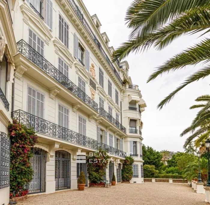 Cannes Montfleury – Superbe appartement 6 pièces au dernier étage