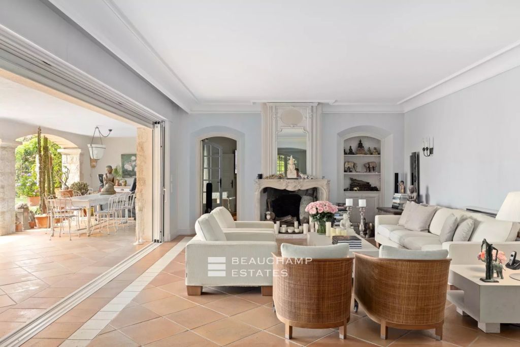 Cannes – Rare – Charming property