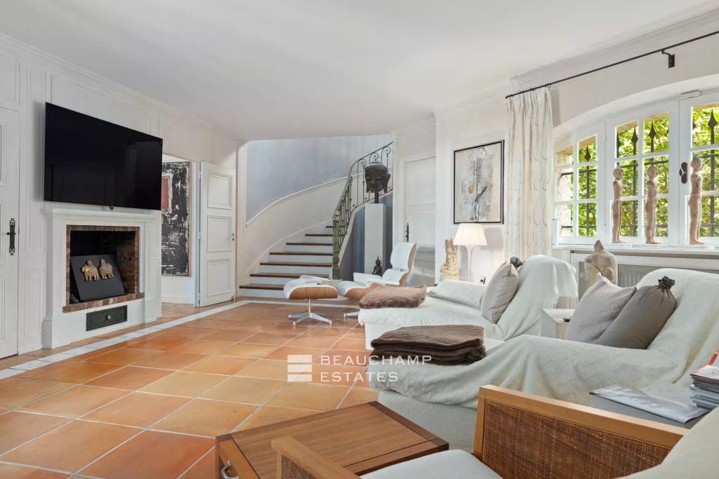Cannes – Rare – Charming property