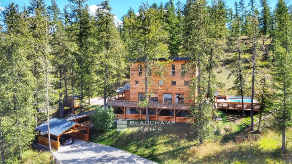 Chalet in the Heart of the Alps with Pool – Valberg