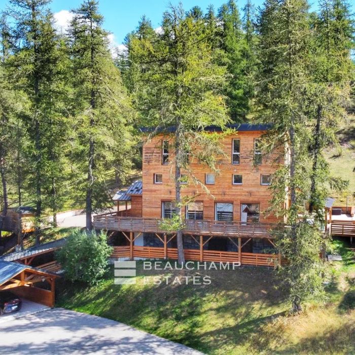 Chalet au cœur des Alpes avec piscine – Valberg