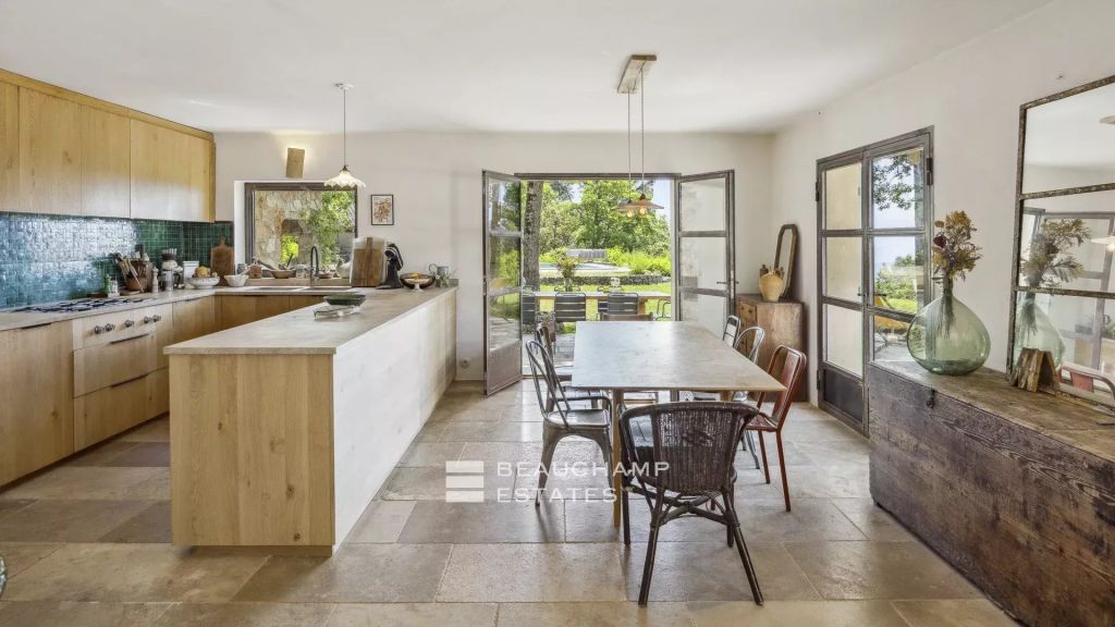 Charming 4-bedroom villa with panoramic views – Bargemon