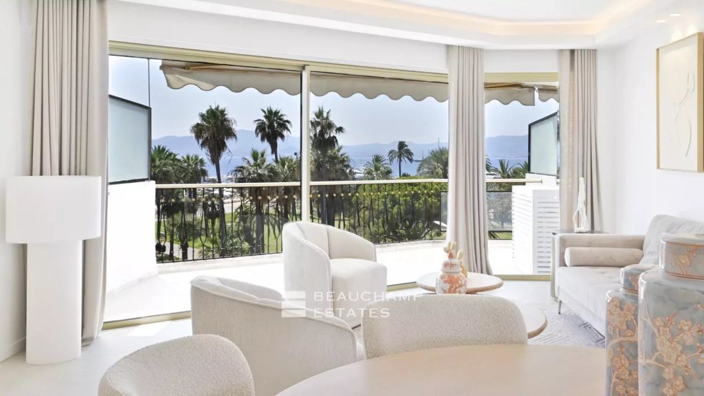 Charming Apartment Overlooking La Croisette